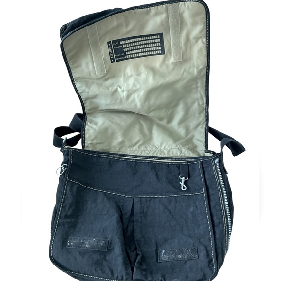 Kipling Vintage Black Expandable Messenger Laptop Crossbody Bag 18 X 15 X 6 - Picture 7 of 14